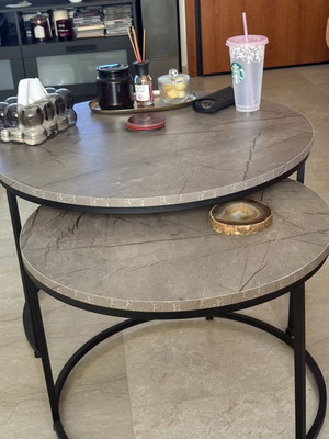Coffee tables set like new