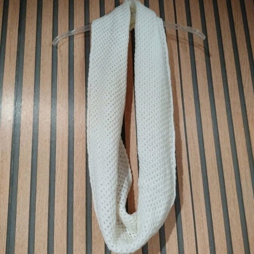 Knitted cream hat and neck set new