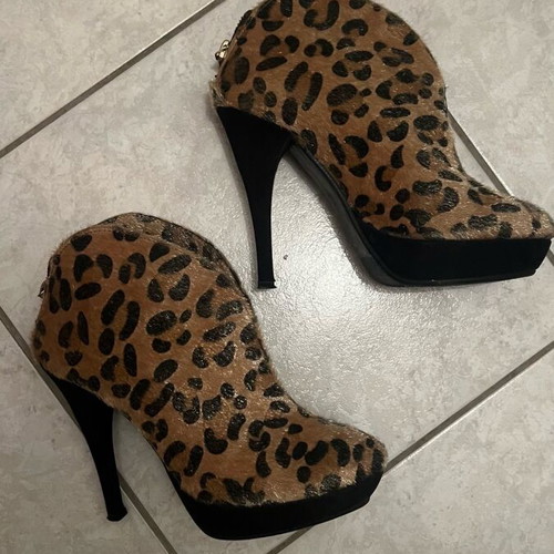 Stefania leopard print ankle boots new, size 38, 11cm heel