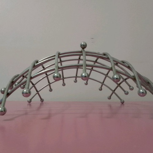 Metal Fruit Bowl Elegant like new, zinc alloy 30x30 cm