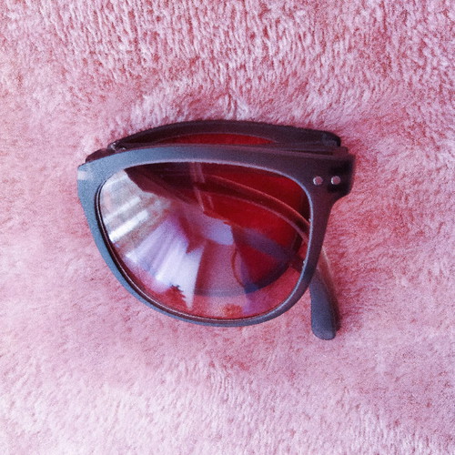 Foldable sunglasses new with original design and various colors