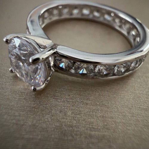 925 Silver Solitaire Ring with Round Stone Size 17 New