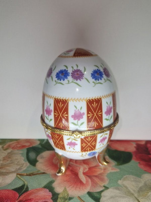 Limoge Porcelain large egg like new