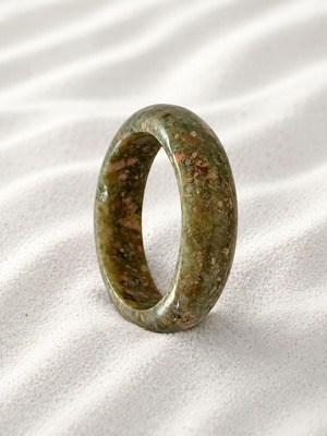 Handmade agate stone ring new, beige and green