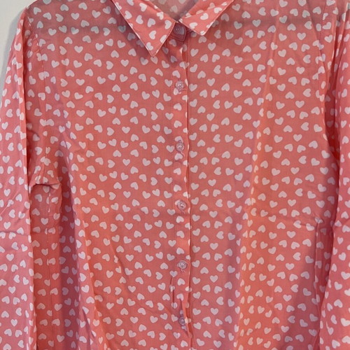 Ijoah shirt with white hearts on pink background, size S