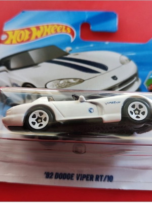 Hot Wheels Treasure Hunt '92 Dodge Viper RT/10 car, sealed