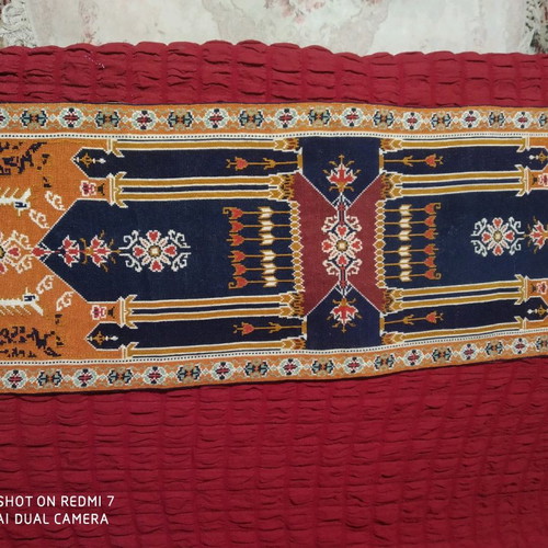 Handmade counted embroidery table runner new