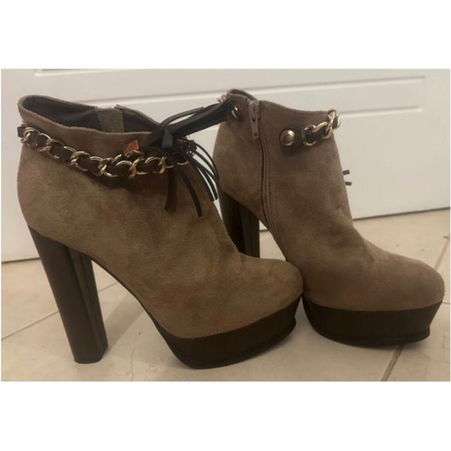Paolo Bocelli ankle boots No39, suede and leather with gold chain