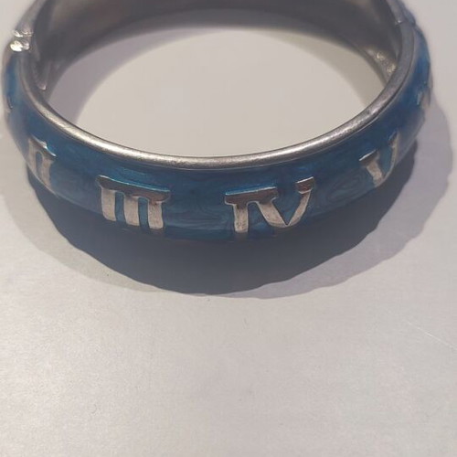 Metal bracelet with Roman numerals like new, blue and silver