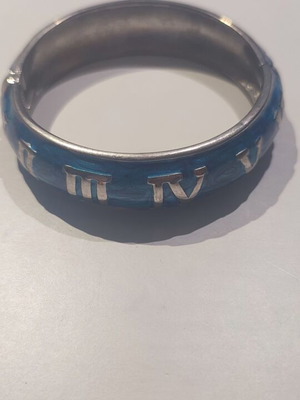 Metal bracelet with Roman numerals like new, blue and silver