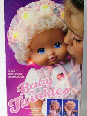 Винтидж 1990 кукла Baby Twinkles с осветени диаманти Mattel Italy нова