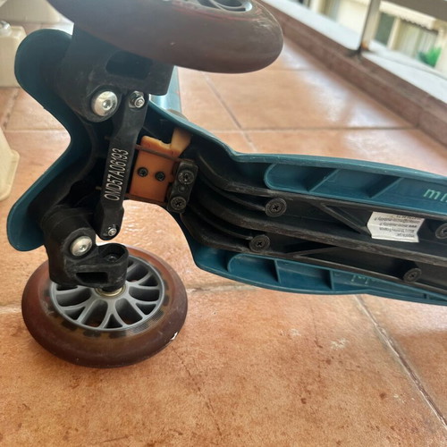 Mini Micro Deluxe kids scooter, dark green
