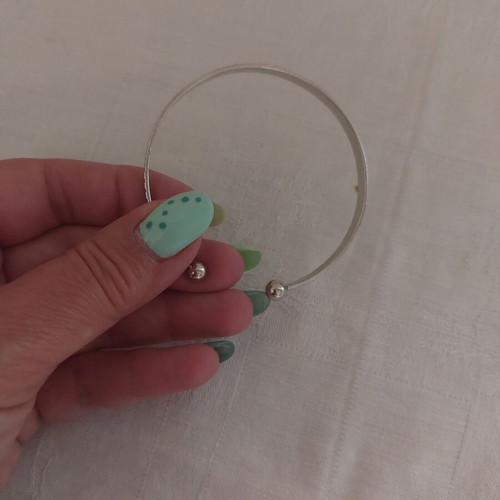 Bracelet made of stainless steel, thin and lightweight, like new, silver