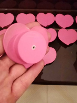 Wooden pink heart knobs like new, pack of 18