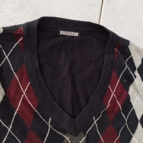 Sleeveless sweater used, size 5, black