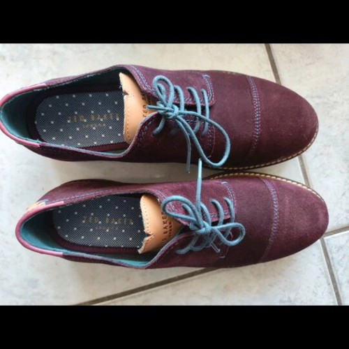 Unisex suede shoes Ted Baker new, size 41, maroon with blue laces