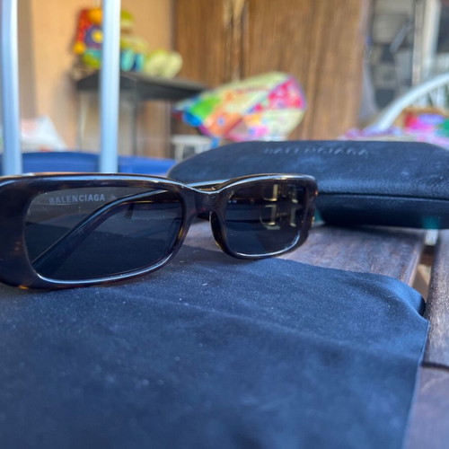 Balenciaga Limited Edition sunglasses like new with animal print