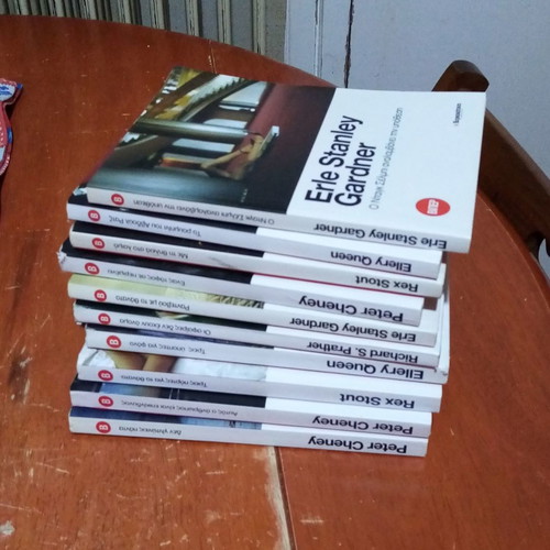 Crime fiction books used, pack of 10, VIPER