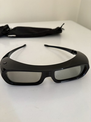 Sony TDG-BR250 3D glasses, 2 pairs with cases, USB rechargeable