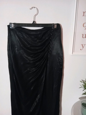 Zara satin midi skirt used, black, size M/L