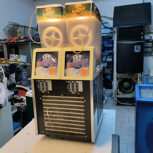 SPM double 940 WATT granita machine like new