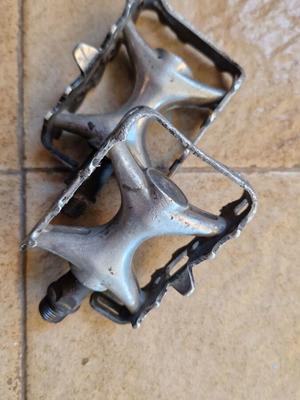 Bicycle pedals
