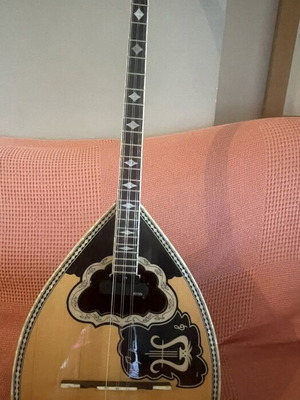 3-String Bouzouki Matsika like new, walnut body, spruce top, with case