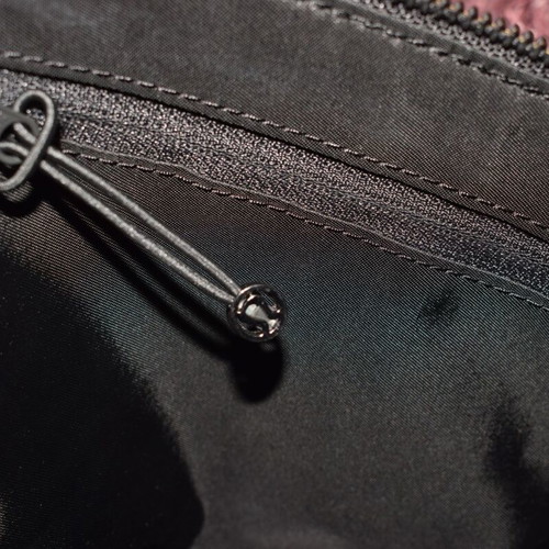 Lululemon bag wallet black used neoprene with zipper and carabiner