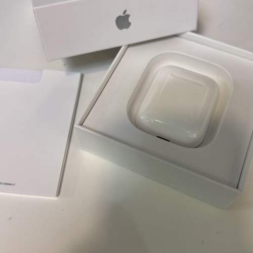 Apple AirPods 2 like new
