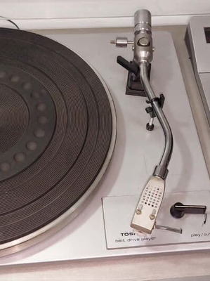 Toshiba SM-3100C vintage stereo music centre with turntable, cassette, radio used