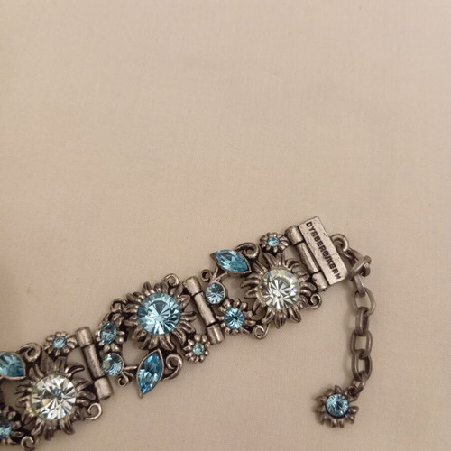 Dyrberg.Kern bracelet with blue crystals
