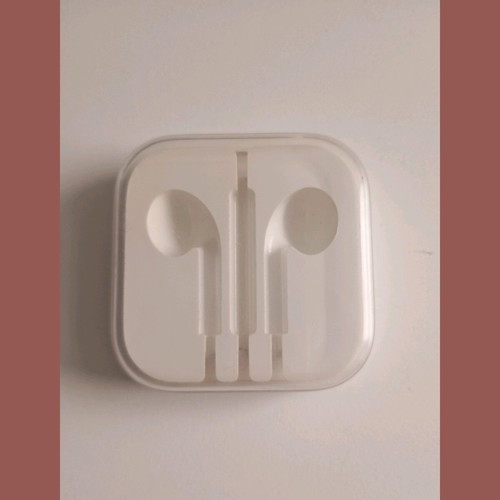 Apple case for headphones like new