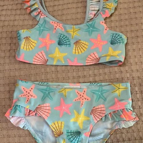 H&M pack with 2 swimsuits, hat and caftan like new, size 110/116