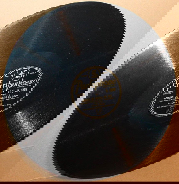 Parlophone (Made in England) 78 RPM Elton Hayes Riddle De Diddle De Day / Whistle My Love Τιμή 4,50 ευρώ
