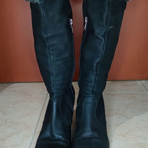 Caprice boots used with fur lining, size 40, black