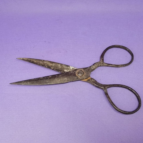 Old antique scissors like new