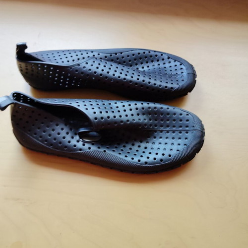 Children's black rubber shoes size 36 new beach shoes
