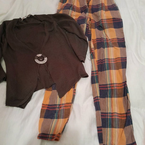Pants like new size S with free blouse gift