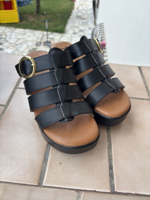 Parex leather slippers size 38 like new, black