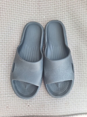 Black slippers size 39-40