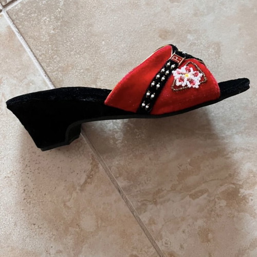 Vintage velour mules like new with beads, size 36