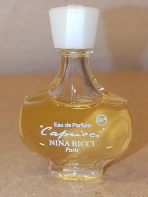 Vintage συλλεκτικό άρωμα Capricci Nina Ricci 5 ml σαν καινούργιο