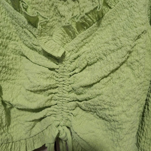 Bershka light green top with puff sleeves and zipper, new size M