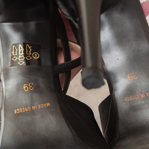 Ellen women's sandals size 39 black like new