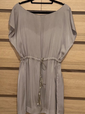 Short dress with gold cord like new, beige