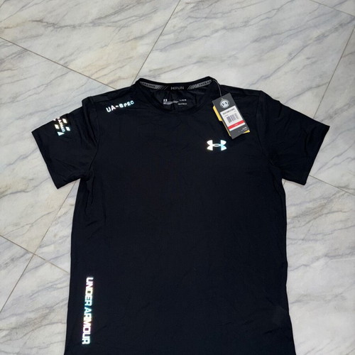 Under Armour reflective T-shirt size L new