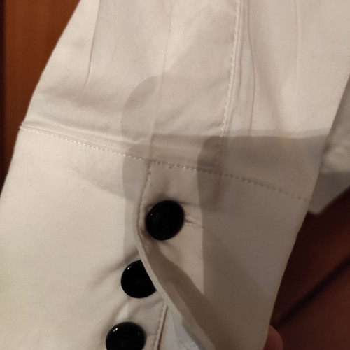 Mia white shirt like new, size M