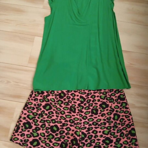 Set of shorts and t-shirt like new, pink and green