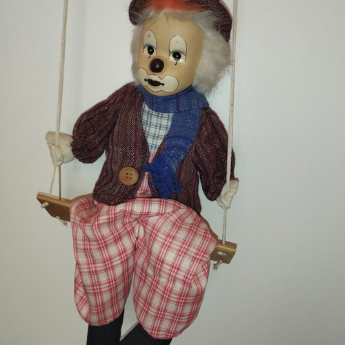 Porcelain hanging clown vintage like new, in excellent condition