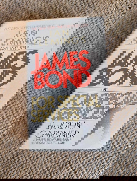 Ian Fleming's James Bond "For special services" (1985)